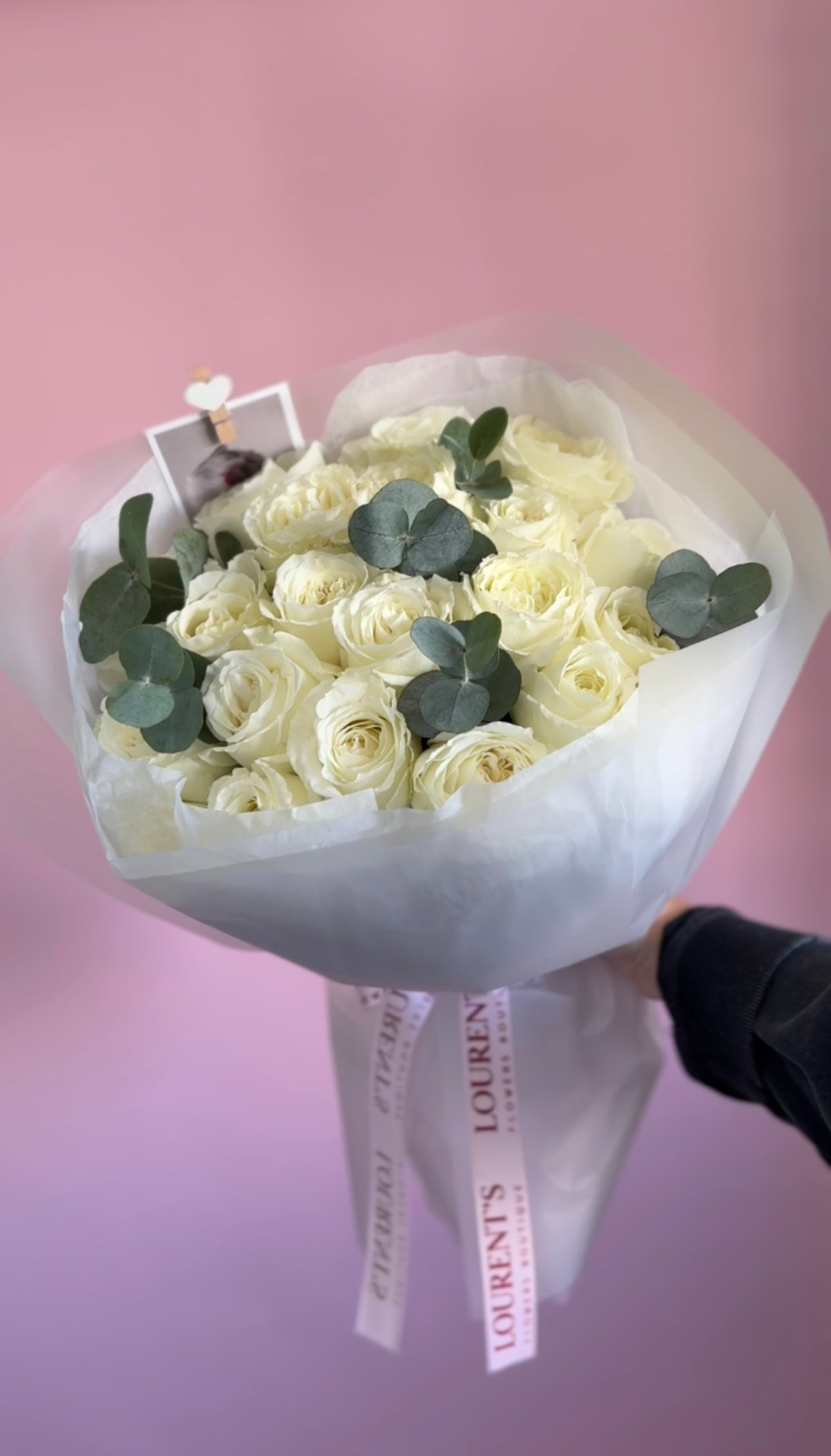 Bouquet "21 White Roses & eucalyptus"