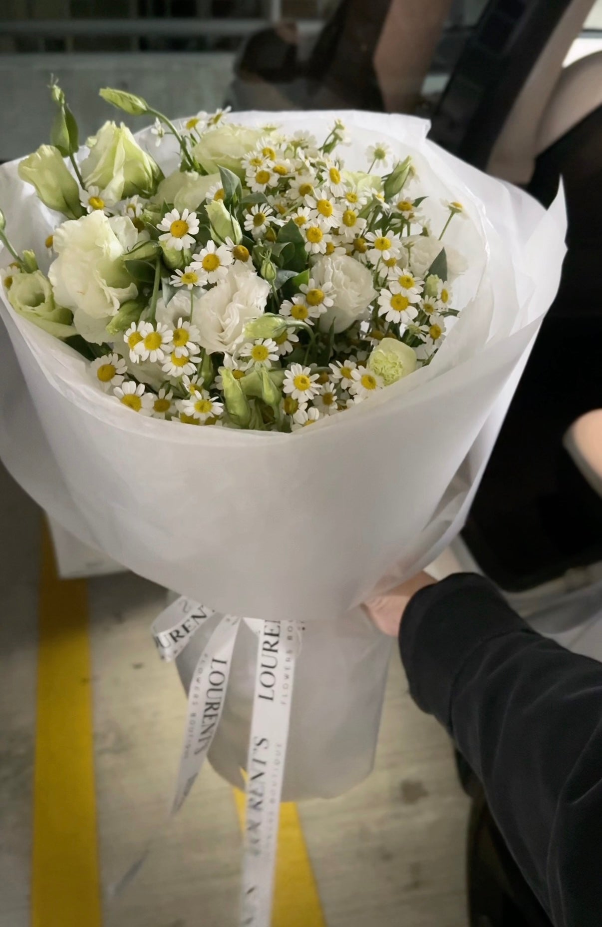 Bouquet “Chamomile & Eustoma”