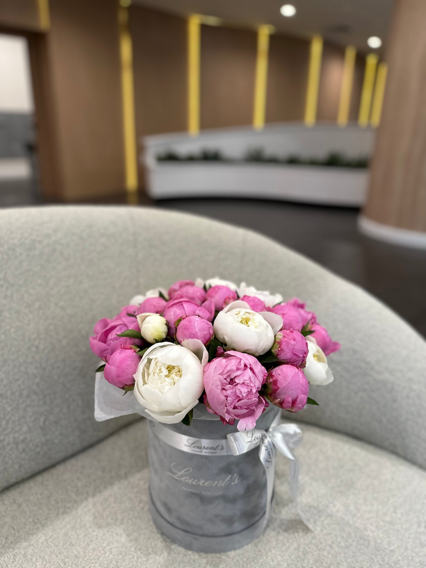 Medium Box 30 Mix Peonies