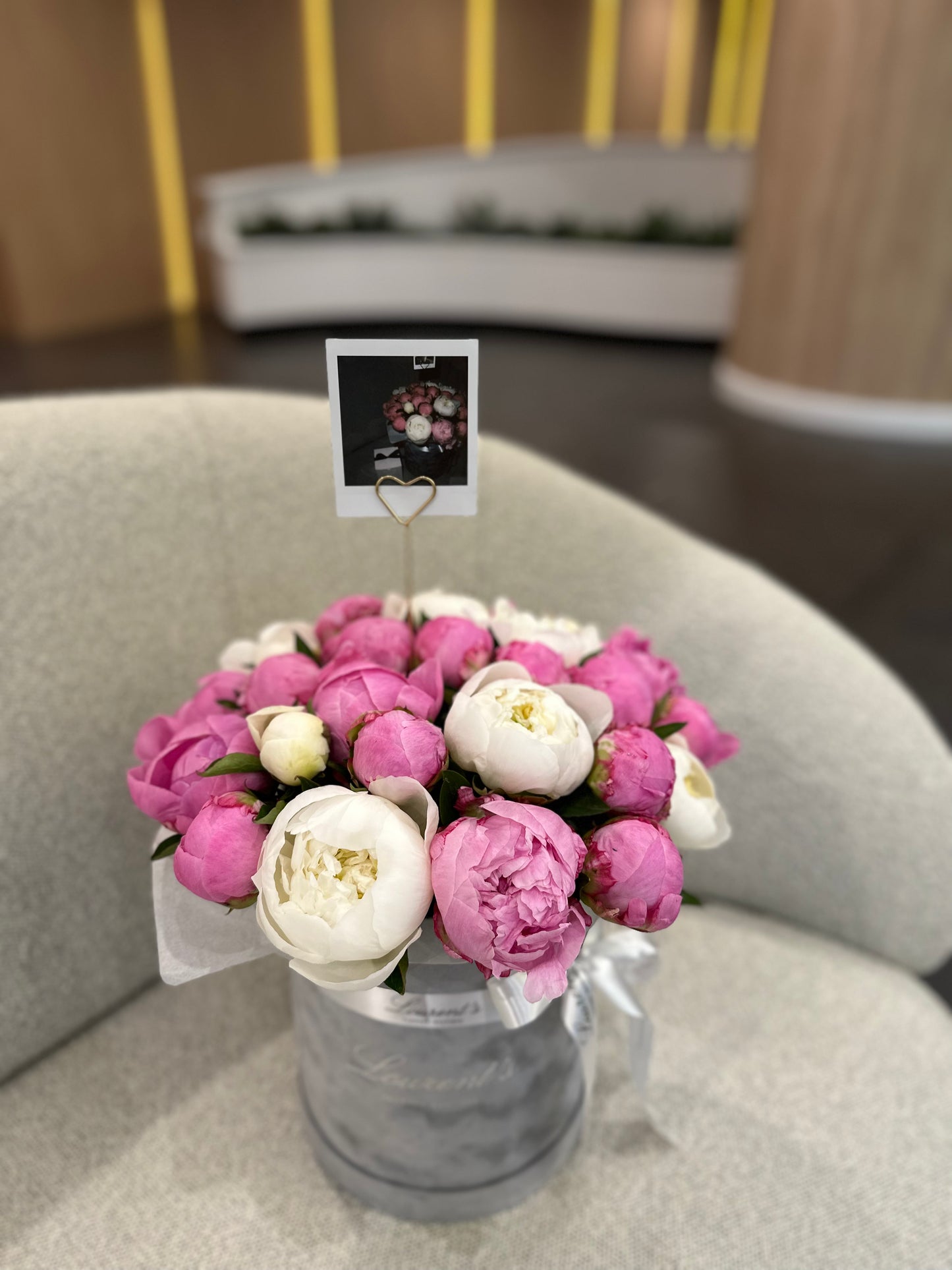 Medium Box 30 Mix Peonies