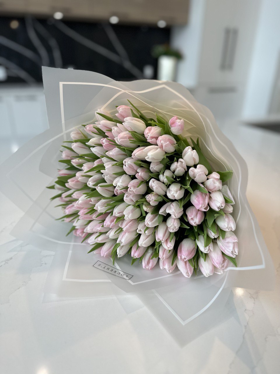 Bouquet 100 tulips