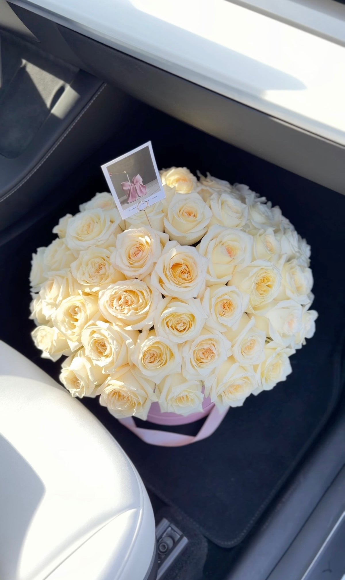 Champagne Candlelight — 50 Roses Box