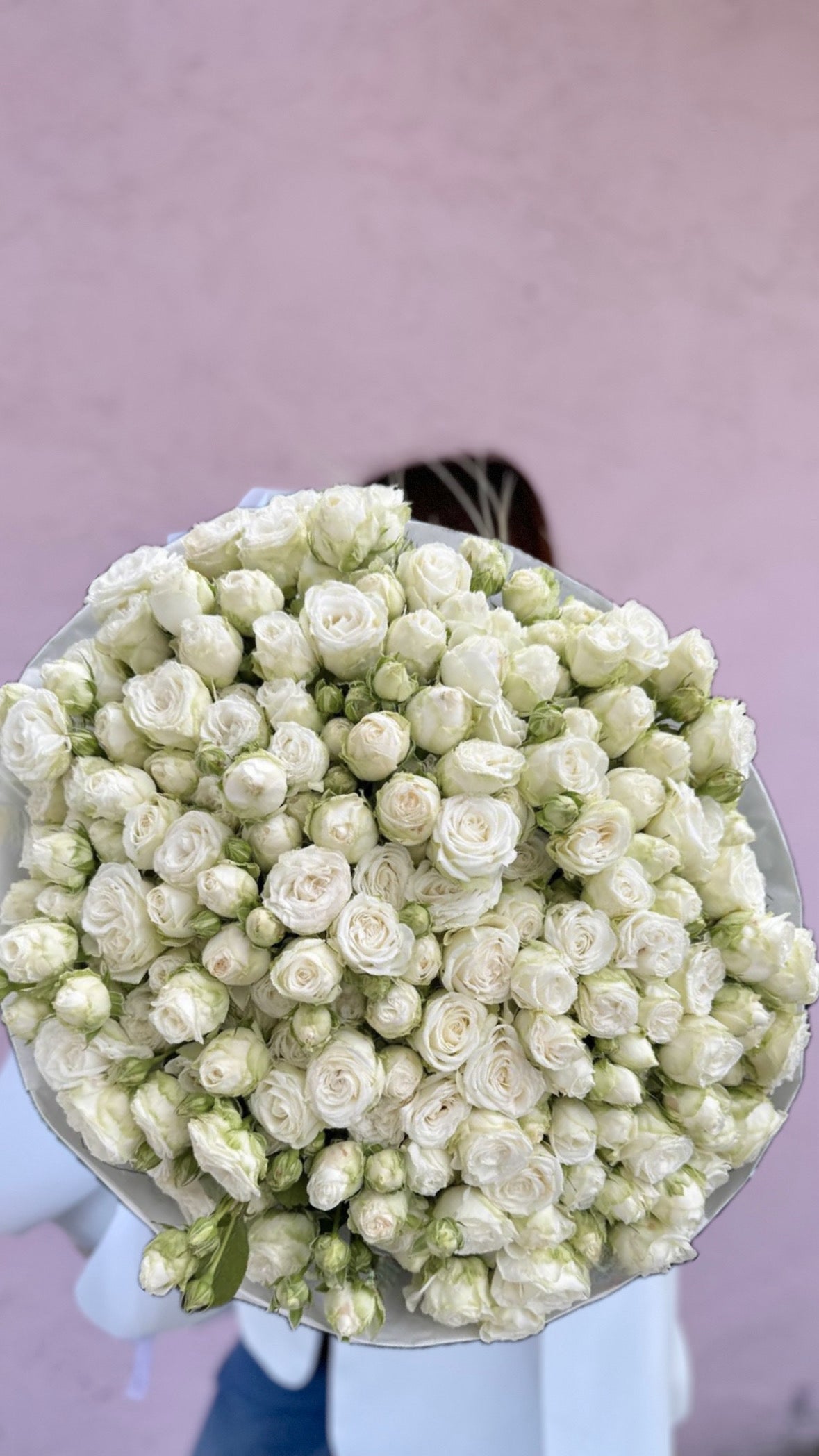 Extra Whte Roses Extra large Bouquet “Spray Roses” – Lourent’s Flowers Boutique
