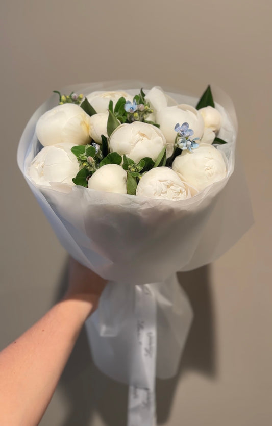 Bouquet “10 White Peonies”