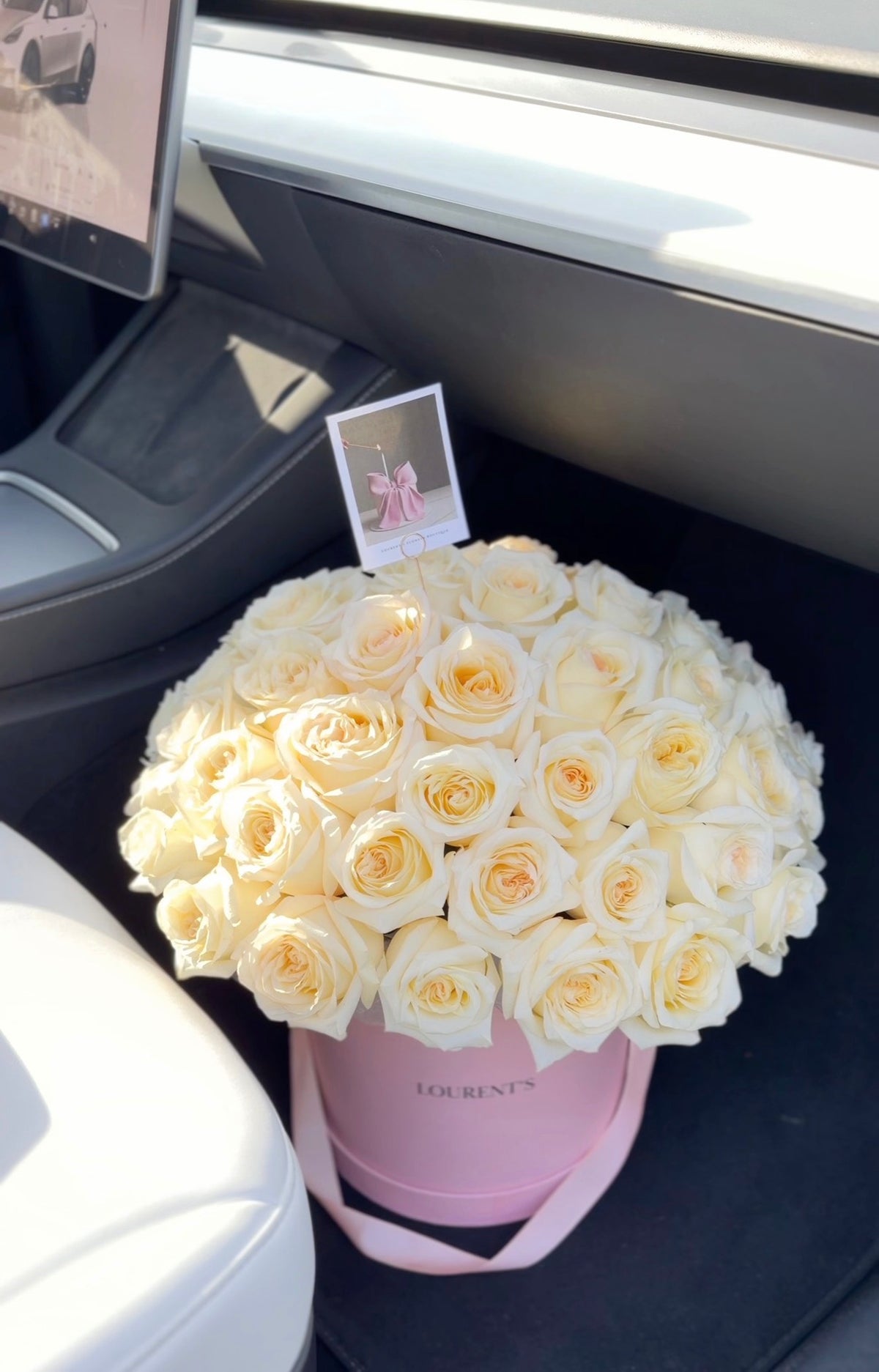 Champagne Candlelight — 50 Roses Box