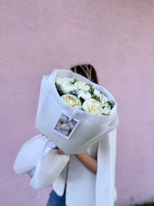 Bouquet “15 White Peonies”