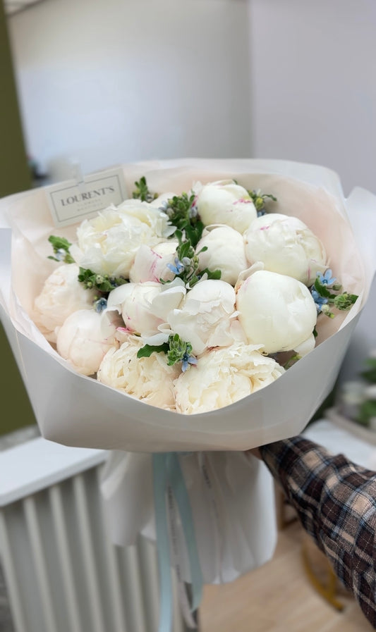 Bouquet “Pure Elegance – White Blush Peony”