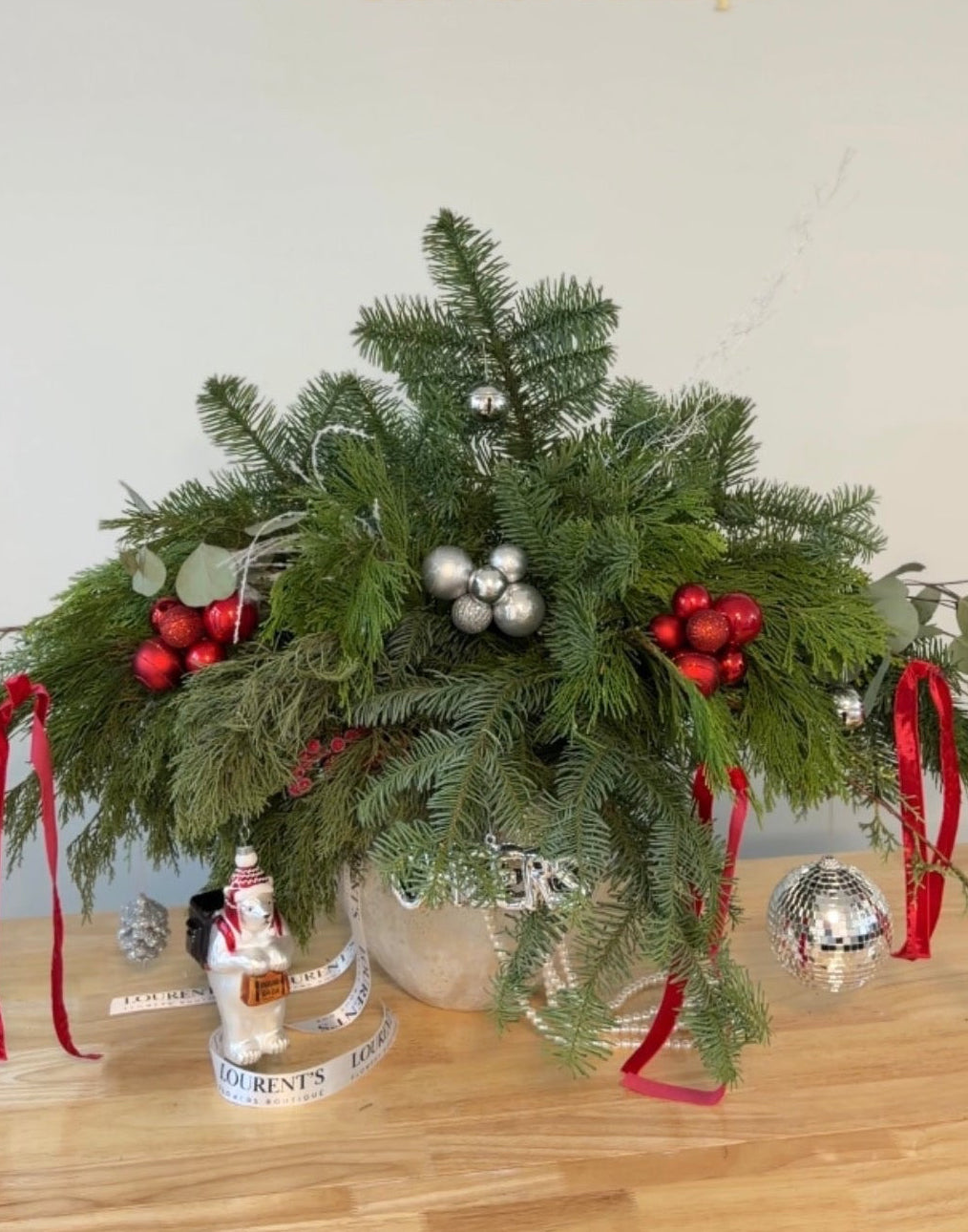 Christmas Arrangement in a vase «Red Glam Christmas»