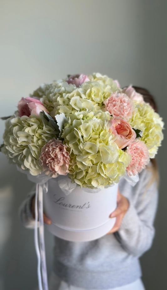 Flower box “Peach Blossom Delight”